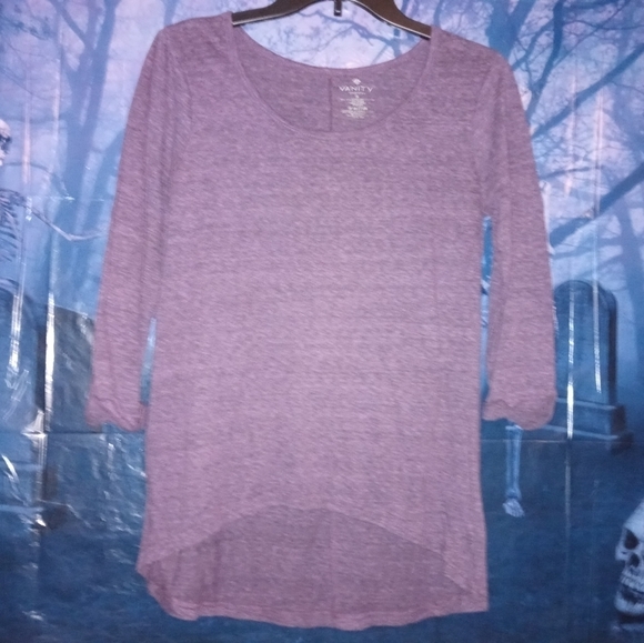 🎉Vanity Ladies Plum Top - Picture 7 of 8